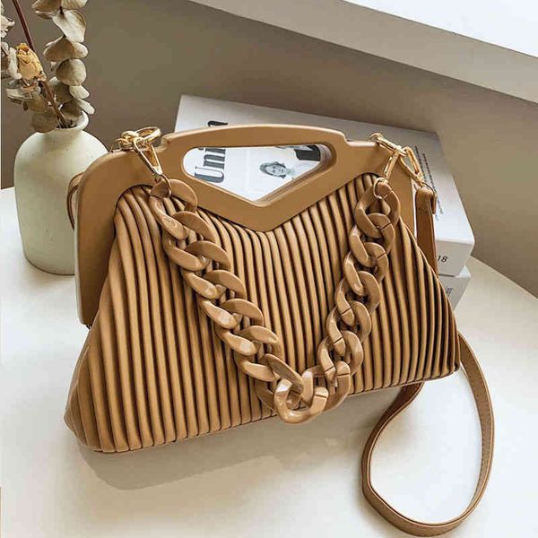 luxury brand handbag women inverted triangle handle leather hand pouch classic crossbody bags for tote bag lady satchel
luxury brand handbag women inverted triangle handle leather hand pouch classic crossbody bags for tote bag lady satchel