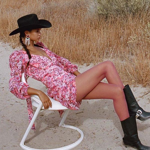 casual dresses boho inspired pink floral long sleeve mini dress for wmen ruched v-neck tied ladies slim fit party 2022, Black;gray
casual dresses boho inspired pink floral long sleeve mini dress for wmen ruched v-neck tied ladies slim fit party 2022, Black;gray