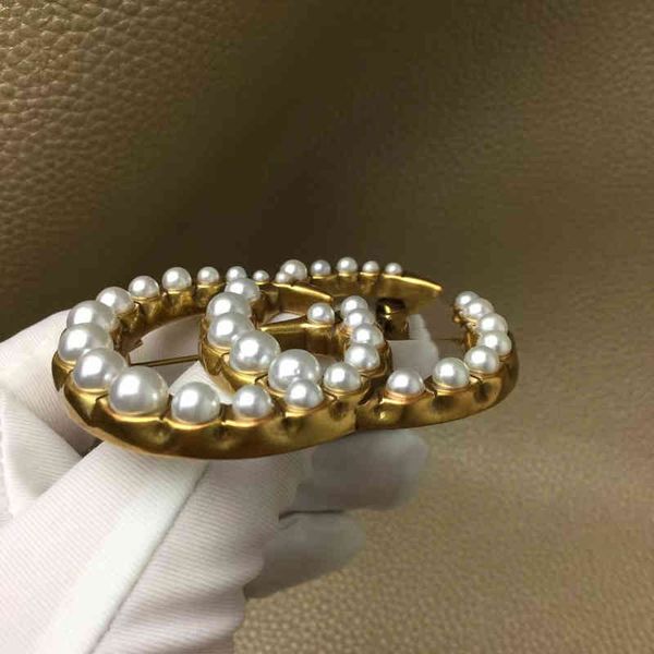 ancient letter double pearl brooch female used clothes accessories hollow out pin us design jewelry, Gray
ancient letter double pearl brooch female used clothes accessories hollow out pin us design jewelry, Gray