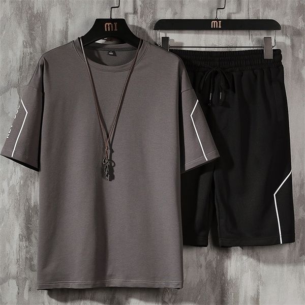 mens t shirt and short set male summer casual short sleeve and pants suits sports running set streetwear tshirts 220606, Gray
mens t shirt and short set male summer casual short sleeve and pants suits sports running set streetwear tshirts 220606, Gray