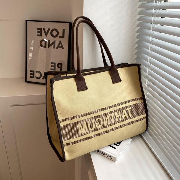 designer bags canvas women's large capacity 2022 new fashion versatile outdoor handbag single shoulder tote
designer bags canvas women's large capacity 2022 new fashion versatile outdoor handbag single shoulder tote