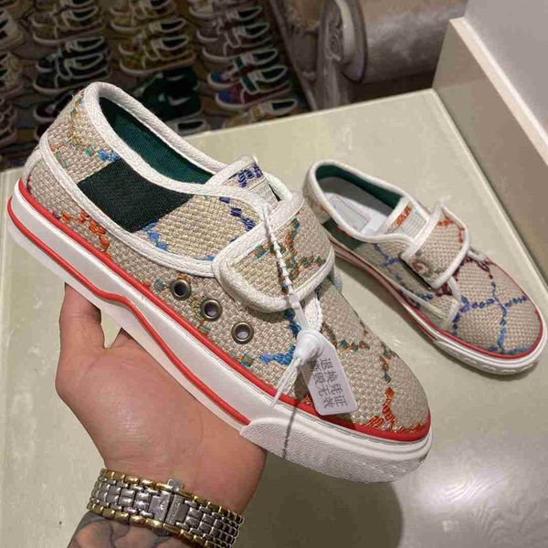 classic tennis 1977 canvas casual shoes luxury women shoes red green web stripe rubber sole stretch cotton low men sneakers sizes 35-46, Black
classic tennis 1977 canvas casual shoes luxury women shoes red green web stripe rubber sole stretch cotton low men sneakers sizes 35-46, Black
