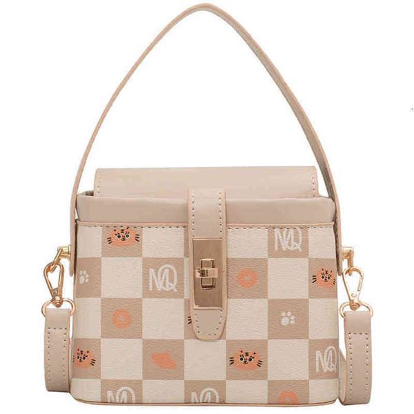 luxury one-shoulder female bag small women's messenger high-grade texture single chain shoulder handbags
luxury one-shoulder female bag small women's messenger high-grade texture single chain shoulder handbags