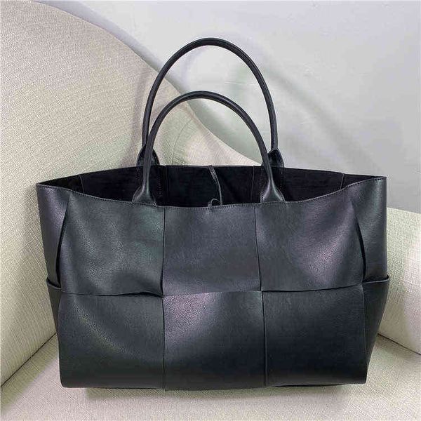 eswo autumn and winter 2020 new song huiqiao same leather woven arco tote shopping bag single shoulder mother bag
eswo autumn and winter 2020 new song huiqiao same leather woven arco tote shopping bag single shoulder mother bag
