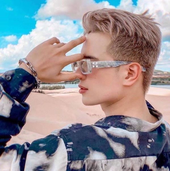 2022 new 60%off designer brand sunglasses men's ow shades fashion small square net red same white women's black and white sunglass, White;black
2022 new 60%off designer brand sunglasses men's ow shades fashion small square net red same white women's black and white sunglass, White;black