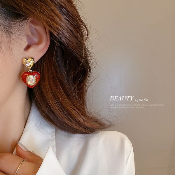 silver needle oil drop diamond love korean niche peach heart design earrings temperament wild retro hong kong style eardrop, Golden
silver needle oil drop diamond love korean niche peach heart design earrings temperament wild retro hong kong style eardrop, Golden