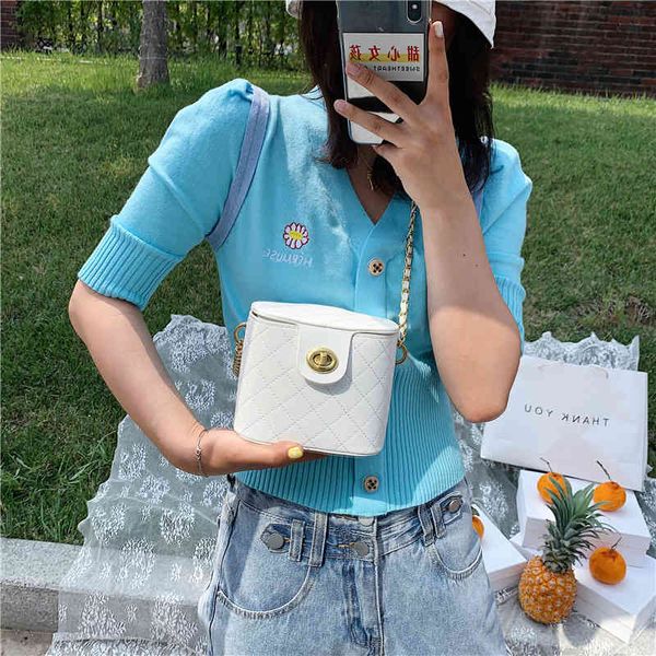 fashion women's new high-quality versatile bag luxury designer small lingge chain popular summer fashion single shoulder diagonal bag
fashion women's new high-quality versatile bag luxury designer small lingge chain popular summer fashion single shoulder diagonal bag