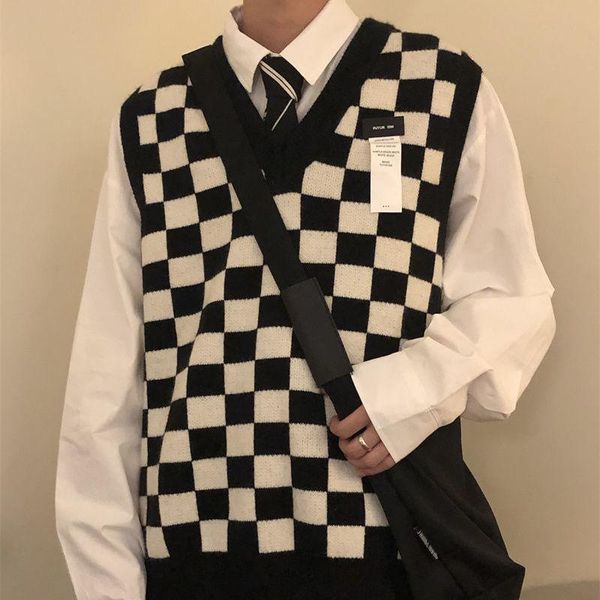 men's vests 2022 autumn arctic velvet checkerboard pattern men's sweater vest retro v-neck sleeveless knit woolen korean clothes, Black;white
men's vests 2022 autumn arctic velvet checkerboard pattern men's sweater vest retro v-neck sleeveless knit woolen korean clothes, Black;white
