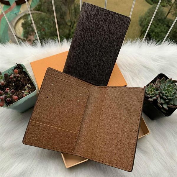 2022 mens passport wallet designers men's card holder leather women purse covers for passports carteira masculina with box an2988, Brown;gray 
2022 mens passport wallet designers men's card holder leather women purse covers for passports carteira masculina with box an2988, Brown;gray