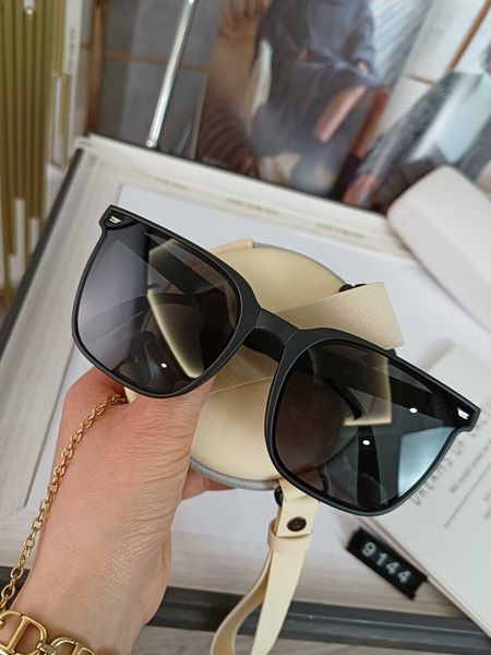women's folding sunglasses fashion foldable round designer glasses retro 100% uv blocking travel driving fishing golf cycling goggles, White;black
women's folding sunglasses fashion foldable round designer glasses retro 100% uv blocking travel driving fishing golf cycling goggles, White;black