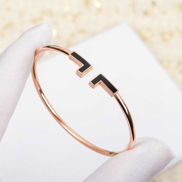 s925 silver charm punk bracelet bangle with black color enamel color in 18k rose gold plated for women engagement jewelry gift have velet ba, Golden;silver
s925 silver charm punk bracelet bangle with black color enamel color in 18k rose gold plated for women engagement jewelry gift have velet ba, Golden;silver
