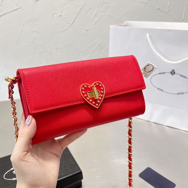 classic triangle sign love shoulder bags italy brand fashion women chain crossbody bag genuine leather clutch luxury designers envelope bag
classic triangle sign love shoulder bags italy brand fashion women chain crossbody bag genuine leather clutch luxury designers envelope bag