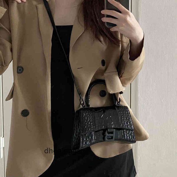 designer balencaigass bags designers handbag new hourglass b home high version leather women's one shoulder messenger retro crocodile h
designer balencaigass bags designers handbag new hourglass b home high version leather women's one shoulder messenger retro crocodile h