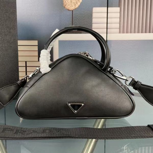 design model geometric triangle shoulder bag retro leather large capacity ladies new fashion versatile multifunctional handbag
design model geometric triangle shoulder bag retro leather large capacity ladies new fashion versatile multifunctional handbag