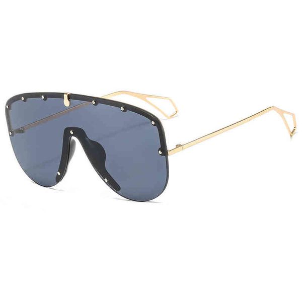 new one-piece large frame sunglasses personalized men's and women's universal metal windproof brand designer luxury fashion sun gl, White;black
new one-piece large frame sunglasses personalized men's and women's universal metal windproof brand designer luxury fashion sun gl, White;black