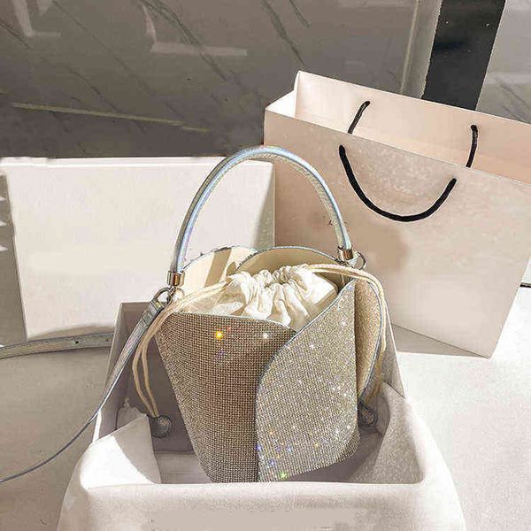 bags steentjes emmer avond koppeling tassen party bruiloft portemonnees en handtassen silver shiny crystal luxe designer schoudertas 220610
bags steentjes emmer avond koppeling tassen party bruiloft portemonnees en handtassen silver shiny crystal luxe designer schoudertas 220610
