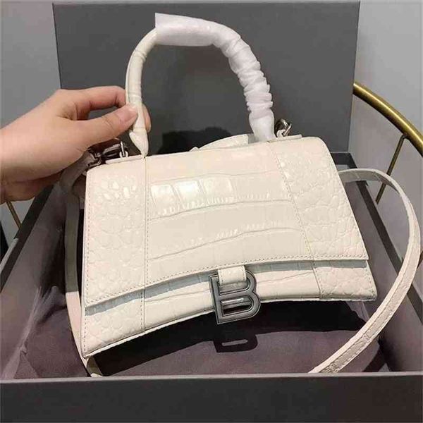 2022ss italy balencigas's handbags designer luxury besigner hanbbag bag 2022 b-button crocobile hourglass leather women's one shou
2022ss italy balencigas's handbags designer luxury besigner hanbbag bag 2022 b-button crocobile hourglass leather women's one shou