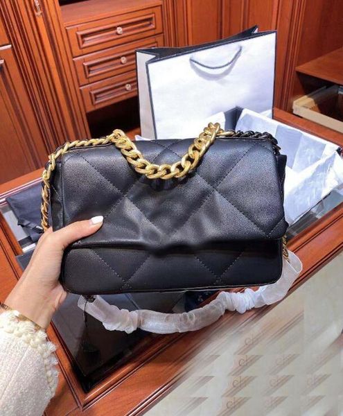 2022 crocodile pattern rubber teeth double pull strap cover bag magnetic buckle double layer plaid wrist single shoulder messenger bag
2022 crocodile pattern rubber teeth double pull strap cover bag magnetic buckle double layer plaid wrist single shoulder messenger bag