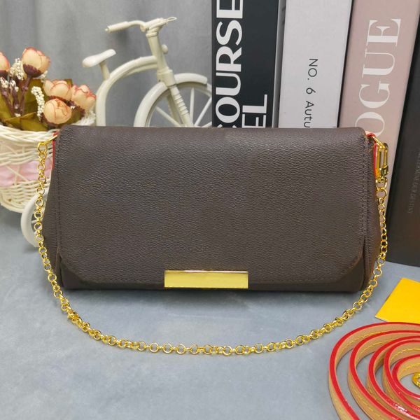 leisure fashion print coated canvas chain bag cover type shoulder bag design trend messenger handbag large capacity wallet
leisure fashion print coated canvas chain bag cover type shoulder bag design trend messenger handbag large capacity wallet