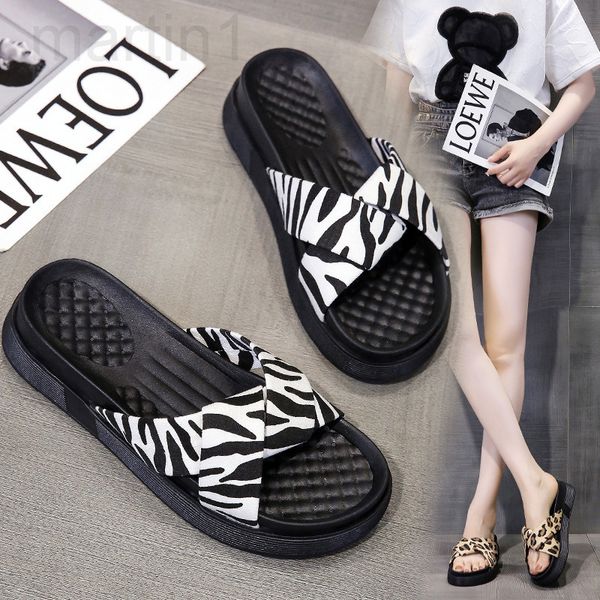 slippers designer thick soled sandals women wear 2022 new flat bottomed korean comfortable and fashionable soft roman beach shoes outside in, Black
slippers designer thick soled sandals women wear 2022 new flat bottomed korean comfortable and fashionable soft roman beach shoes outside in, Black
