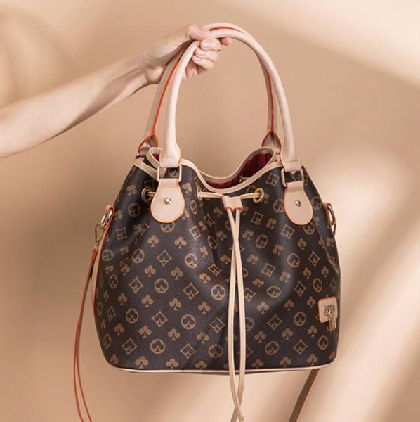 this year's popular wholesale personalized pumping bucket bag simple joker printing crossbody retro poker pattern women handbag elegant
this year's popular wholesale personalized pumping bucket bag simple joker printing crossbody retro poker pattern women handbag elegant