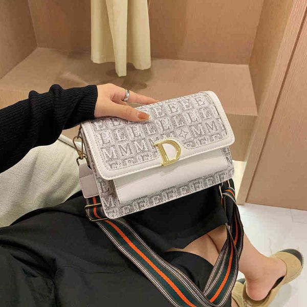 2022 new designer handbags luxury hand fashion printed wide strap single shoulder
2022 new designer handbags luxury hand fashion printed wide strap single shoulder