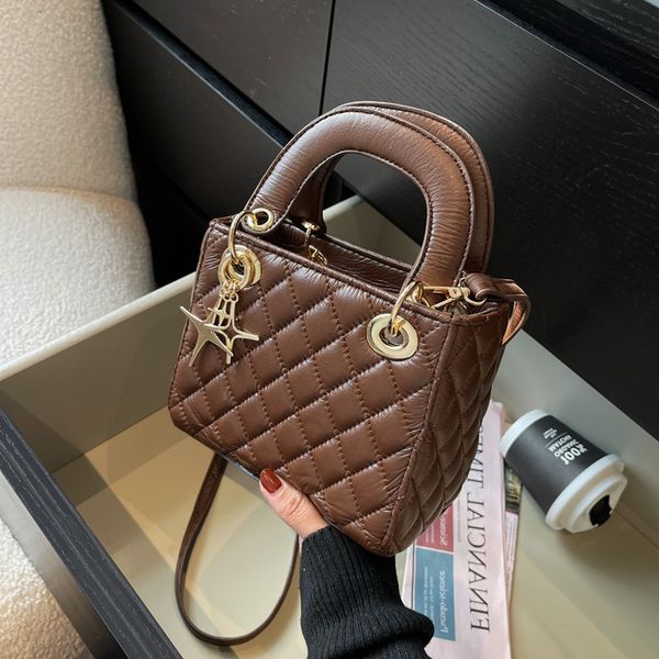 designer bags sense small 2022 new women's autumn and winter fashion messenger french hand-held princess diana
designer bags sense small 2022 new women's autumn and winter fashion messenger french hand-held princess diana