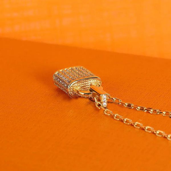 luxury classic designer pendant necklace v-shaped full diamond fashion simple popular ladies gold necklaces personality lock stainless steel, Silver
luxury classic designer pendant necklace v-shaped full diamond fashion simple popular ladies gold necklaces personality lock stainless steel, Silver