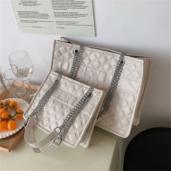 popular large capacity women's summer fashion commuting shoulder lingge chain portable tote80% off factory wholesale
popular large capacity women's summer fashion commuting shoulder lingge chain portable tote80% off factory wholesale