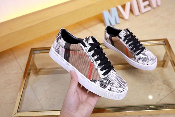 2022 fashion rhyton women's sneakers loafers designers luxurious men women low cut white casual sport shoes
2022 fashion rhyton women's sneakers loafers designers luxurious men women low cut white casual sport shoes