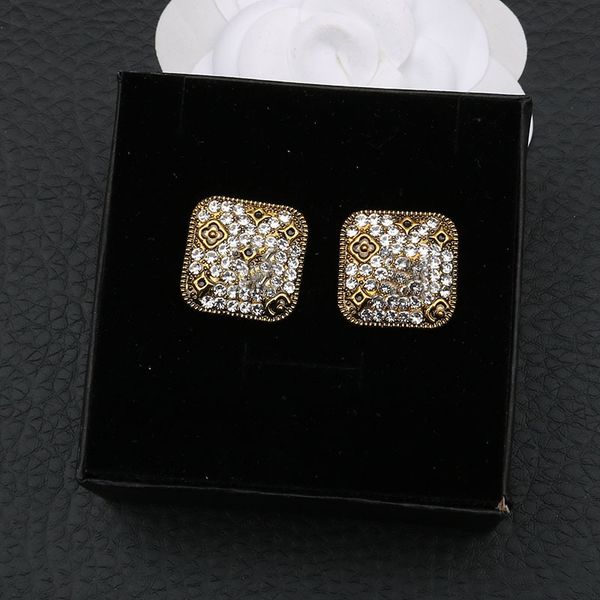 stud charm 18k gold plated 925 silver luxury designer alphabet geometric women's round crystal rhinestone pearl dgearrings wedding part, Golden
stud charm 18k gold plated 925 silver luxury designer alphabet geometric women's round crystal rhinestone pearl dgearrings wedding part, Golden