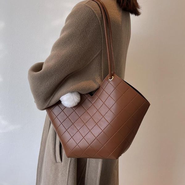 evening bags 2022 woven women's shoulder bag, composite luxury designer bag and fashion highlight your noble temperament