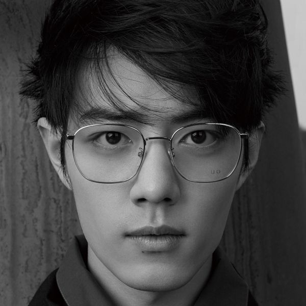 50% discount for factory direct salesxiao zhan's g family men's and women's same artistic golden silk edge eyeglass frame gg0, White;black
50% discount for factory direct salesxiao zhan's g family men's and women's same artistic golden silk edge eyeglass frame gg0, White;black