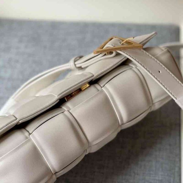 original edition brand handbags venetas's designer bag bottegass triangle decoration 2022 single shoulder messenger tofu bag zhao ruth&
original edition brand handbags venetas's designer bag bottegass triangle decoration 2022 single shoulder messenger tofu bag zhao ruth&