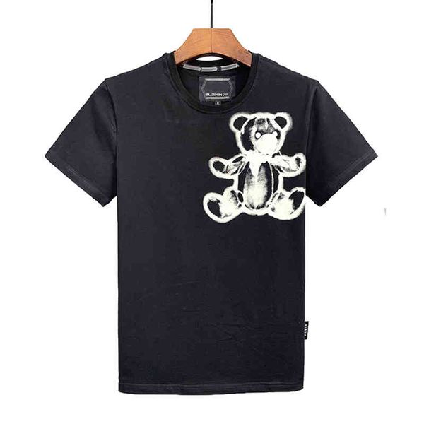 2022s short-sleeved t-shirt men's bear sketch print fashion plein europe and the united states trend cotton summer half-sleeve, White;black
2022s short-sleeved t-shirt men's bear sketch print fashion plein europe and the united states trend cotton summer half-sleeve, White;black