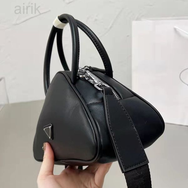 designer women bag unique triangle vintage leather embossing mini lightweight crossbody handbags small tote handbag handle luxury bag
designer women bag unique triangle vintage leather embossing mini lightweight crossbody handbags small tote handbag handle luxury bag