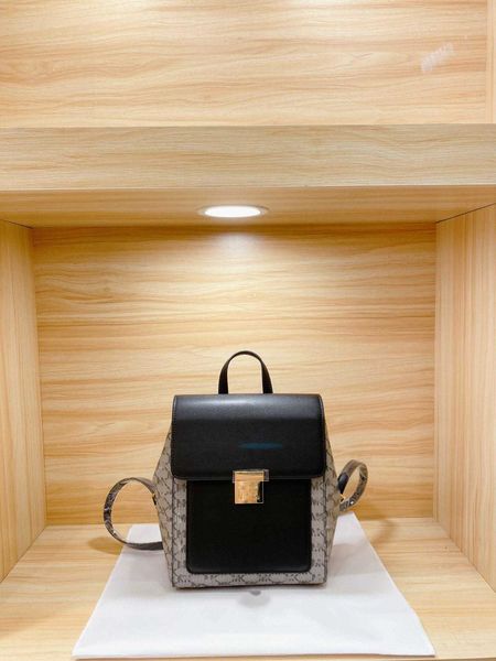2021 woman backpacks classic fashion bag leather 28cm backpack duffel bags shoulderbags handbags purses tote
2021 woman backpacks classic fashion bag leather 28cm backpack duffel bags shoulderbags handbags purses tote