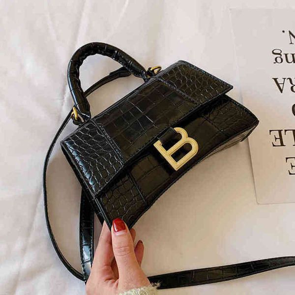 women's bag 2022 spring new hand minis patent leather sling shoulder texture messenger handbags design deals
women's bag 2022 spring new hand minis patent leather sling shoulder texture messenger handbags design deals