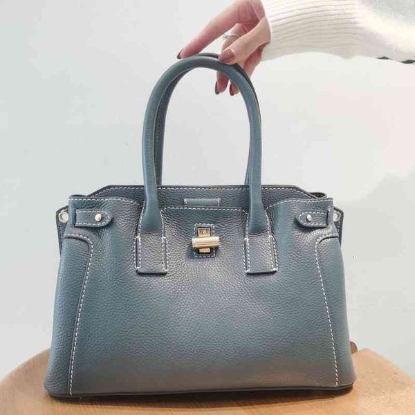 designers bags 2022 new textured first layer cowhide leather women's bag commuter tote bag single shoulder messenger handbag
designers bags 2022 new textured first layer cowhide leather women's bag commuter tote bag single shoulder messenger handbag