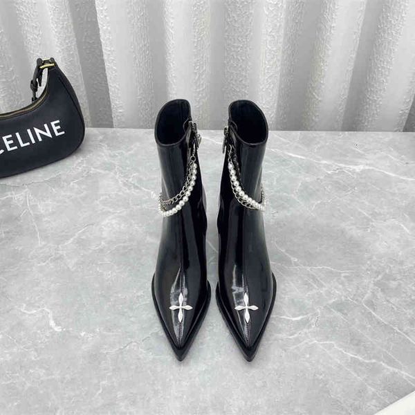 boots autumn and winter leather thick heel pointed high short boots cross flower pearl side zipper martin fashion, Black
boots autumn and winter leather thick heel pointed high short boots cross flower pearl side zipper martin fashion, Black