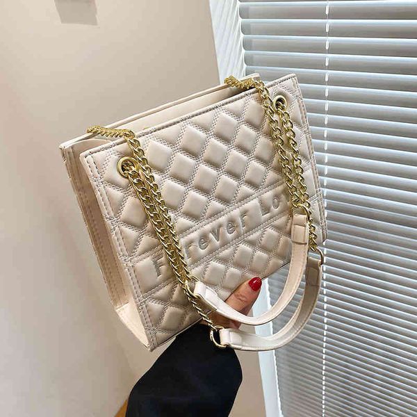 chain large capacity female 2022 new fashion small square luxury ladies shoulder bag
chain large capacity female 2022 new fashion small square luxury ladies shoulder bag