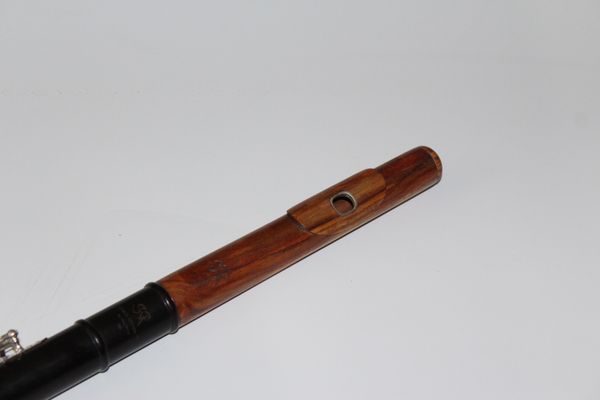 yellow pear wood grenadilla flute-b foot-open hole-split-e-offset-g-silver plated
yellow pear wood grenadilla flute-b foot-open hole-split-e-offset-g-silver plated