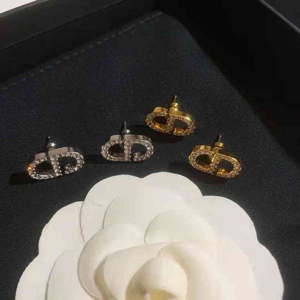 2022 factory wholesale new dijia female seiko version advanced sense diamond inlaid english earrings, Golden
2022 factory wholesale new dijia female seiko version advanced sense diamond inlaid english earrings, Golden