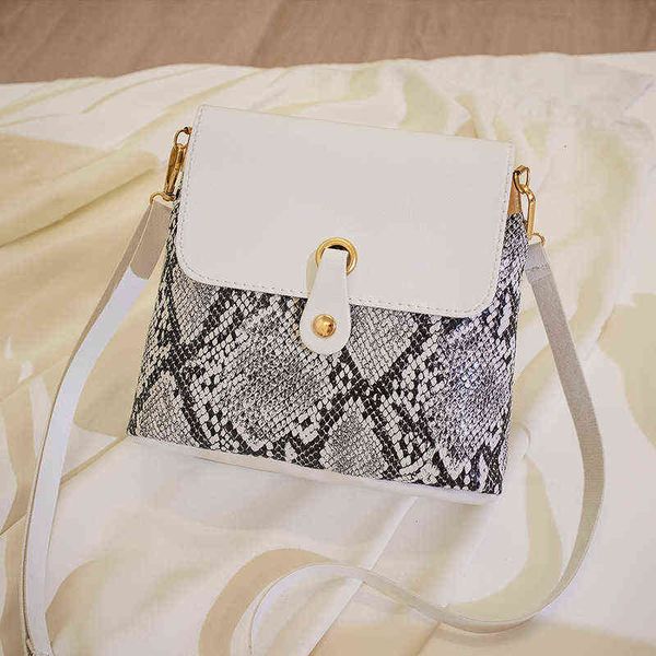 women's bag snake pattern cover contrast color menger small square leisure mobile phone
women's bag snake pattern cover contrast color menger small square leisure mobile phone