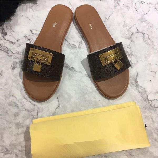 2023 luxury womens sandals slide designer slippers fashion beach leisure indoor and outdoor flat flip flops leather sandal lady shoes wholes, Black
2023 luxury womens sandals slide designer slippers fashion beach leisure indoor and outdoor flat flip flops leather sandal lady shoes wholes, Black