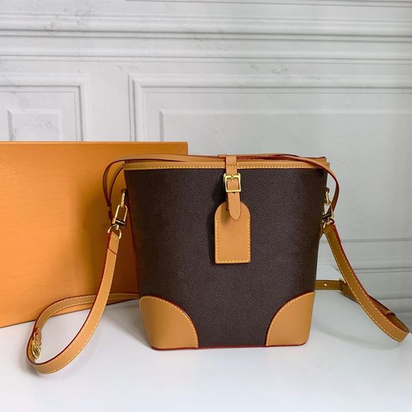 women's designer fashion cosmetic bag luxury new classic retro bag texture elegant small tag design everyday wear essential b263l
women's designer fashion cosmetic bag luxury new classic retro bag texture elegant small tag design everyday wear essential b263l