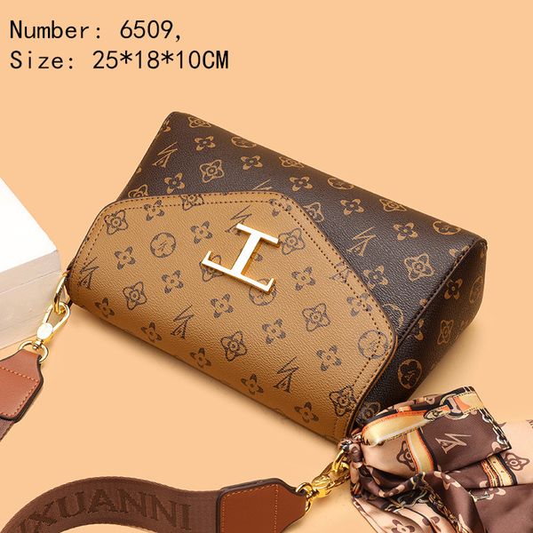 ladies leathers shoulder bags simple joker solid color leather handbag clamshell ribbon decorative fashion backpack elegant classic retro pr
ladies leathers shoulder bags simple joker solid color leather handbag clamshell ribbon decorative fashion backpack elegant classic retro pr