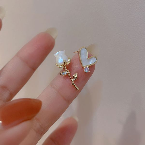 real gold electroplated silver needle asymmetric heart-shaped zircon tulip flower earrings sweet cool style elegant ear studs earrings for w, Golden
real gold electroplated silver needle asymmetric heart-shaped zircon tulip flower earrings sweet cool style elegant ear studs earrings for w, Golden
