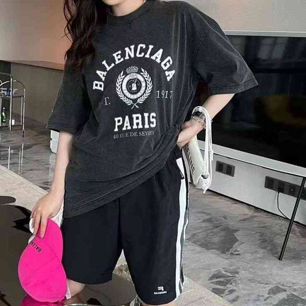 2022 designer bal t shirt paris 22ss1917 crack wash watermark flower off shoulder os short sleeve t-shirt for men and women with the same st, White;black
2022 designer bal t shirt paris 22ss1917 crack wash watermark flower off shoulder os short sleeve t-shirt for men and women with the same st, White;black