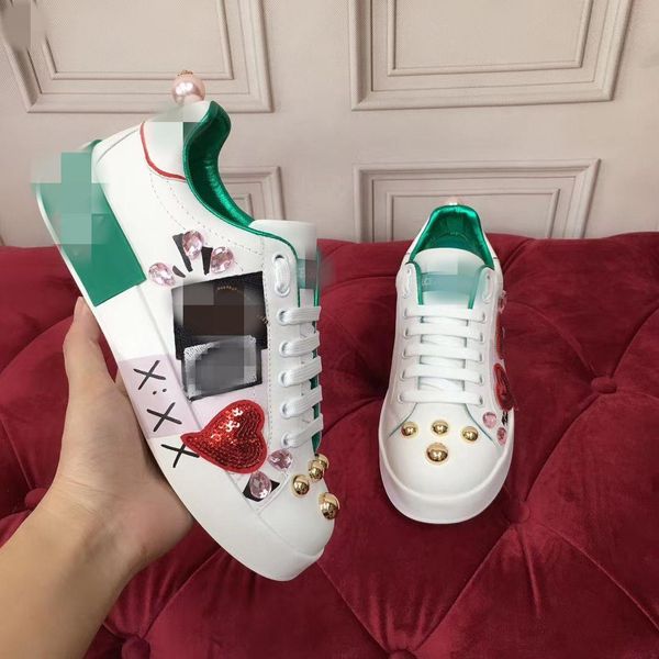 new arrival casual shoes white black red fashion mens women leather breathable shoes open low sports sneake valentinoe''valentinoi, Red;white
new arrival casual shoes white black red fashion mens women leather breathable shoes open low sports sneake valentinoe''valentinoi, Red;white